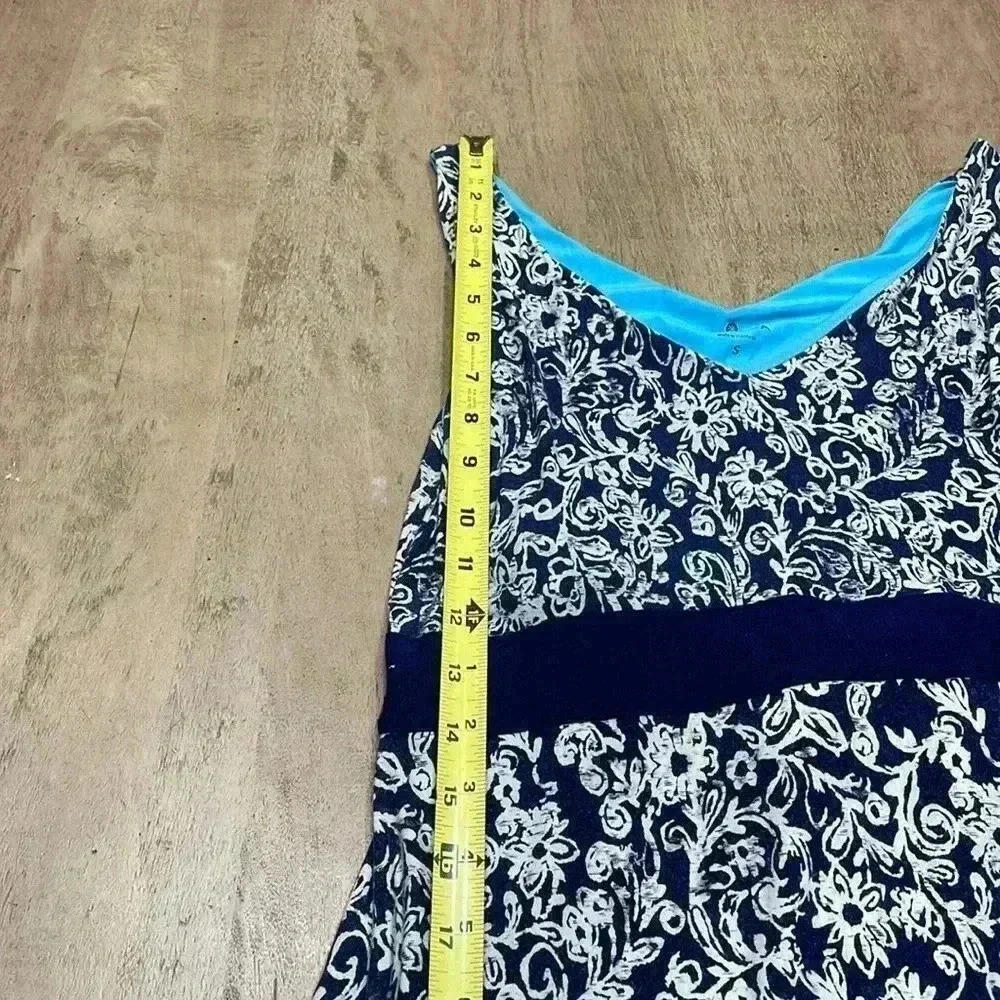 Athleta dress, size Small.  Excellent used condition. - Picture 5 of 6
